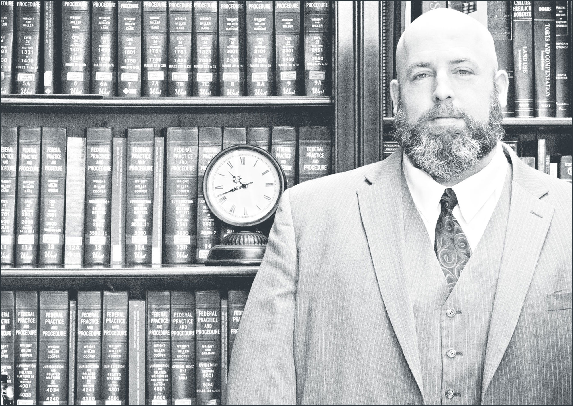 Thomas R. Houlihan. Akron Attorney.